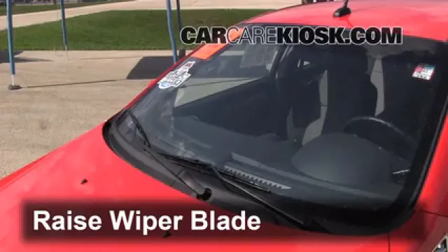 2009 Pontiac G3 1.6L 4 Cyl. Escobillas de limpiaparabrisas delantero Cambiar escobillas de limpiaparabrisas